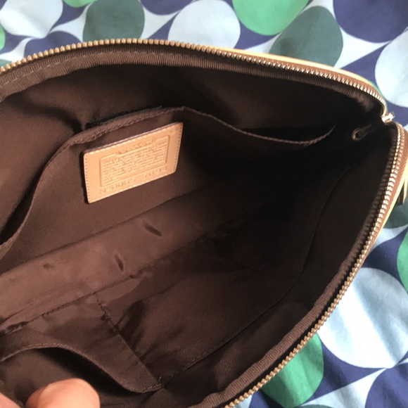 Coach Large Cosmetic Bag!💖 - Picture 4 of 13